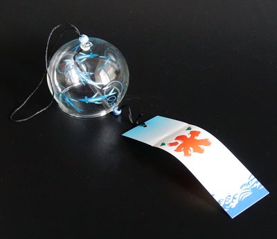 Японский стеклянный колокольчик Фурин малый Синие рыбки 25046 фото