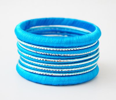 Комплект из 13 браслетов кольцо в ткани Голубой 9080328 фото