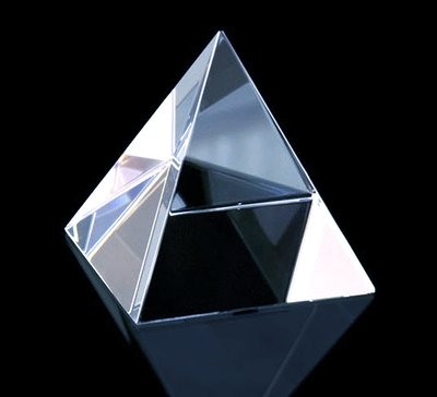 Піраміда скляна 4см. 9190022 фото
