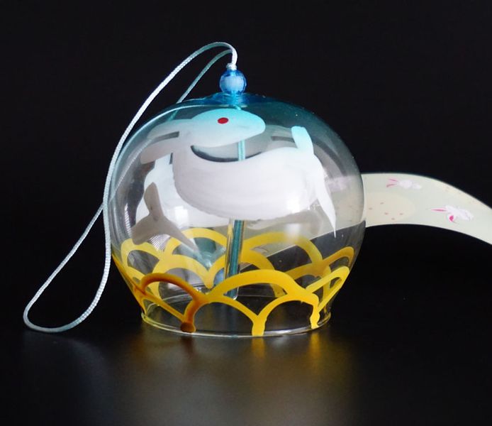 Японський скляний дзвіночок Фурін Два сніжні зайці 25018 фото