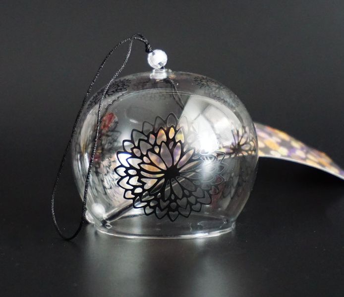 Японский стеклянный колокольчик Фурин Чёрные цветы 25019 фото